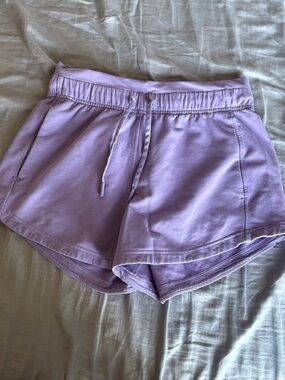 EUC Lululemon Short Size 6
